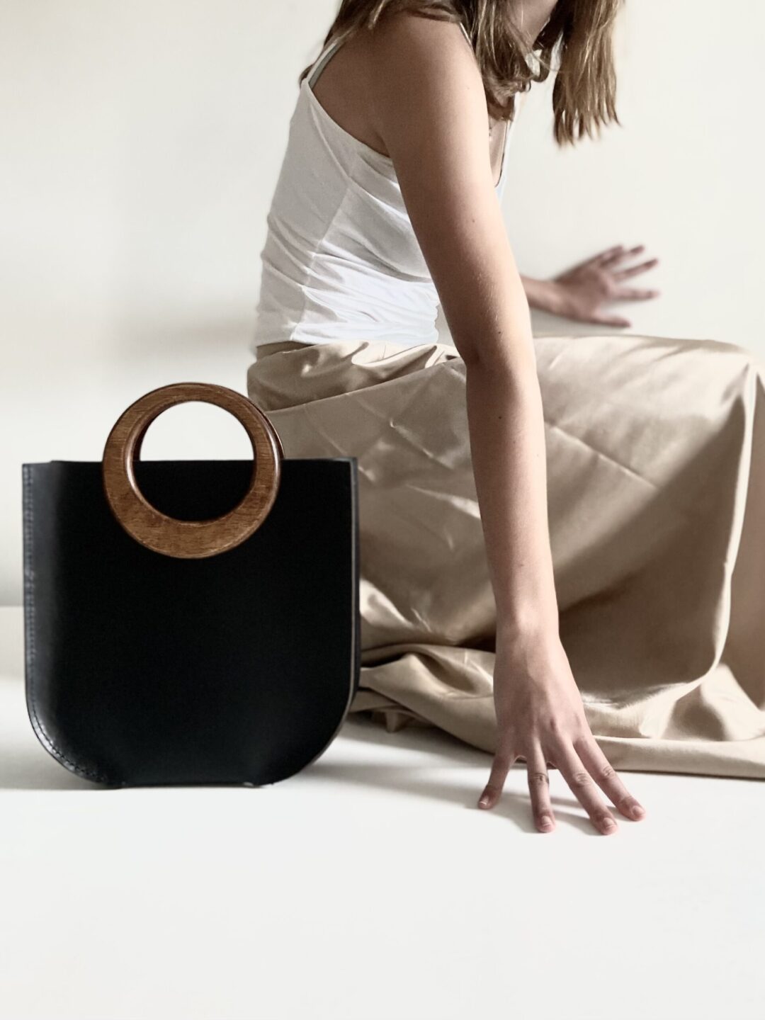 Hand-stitched Bag with Wooden Handles LINFIN Maastricht
