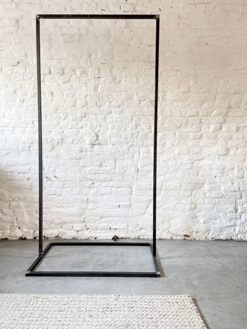 200 cm Minimalist Clothing Rack by LINFIN Maastricht