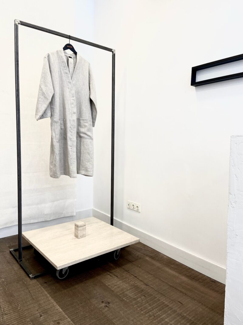 200 cm Minimalist Clothing Rack by LINFIN